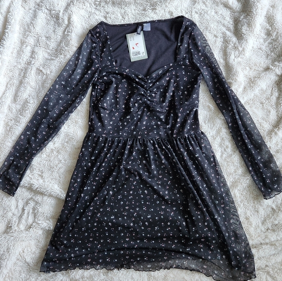 NWT H&M black floral dress - Picture 2 of 11